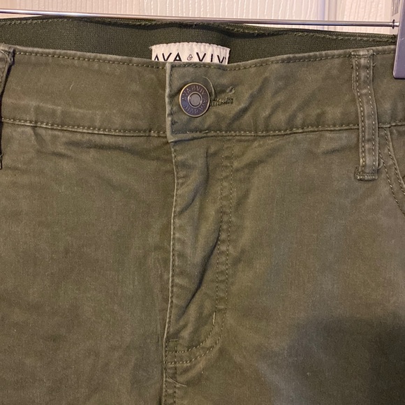 Ava & Viv Chino Bermuda Shorts Green 18W - Picture 3 of 7